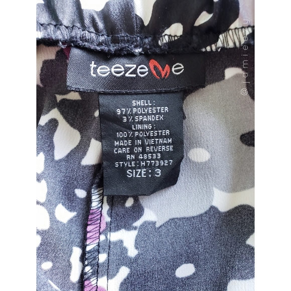 Teeze Me | Silky Abstract Floral Halter Dress - Picture 8 of 9